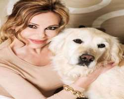 The actress has a pet dog named Lunita.
